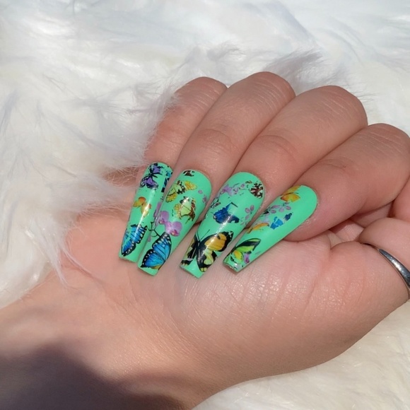 Butterfly Press On Nails - Picture 1 of 1